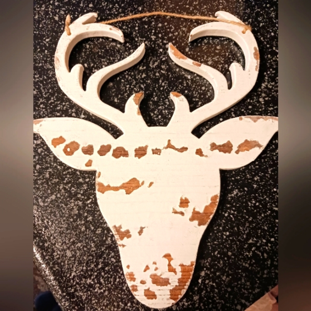 Deer Hanger, 11.50" wide x 13.25 long - Picture 3 of 3